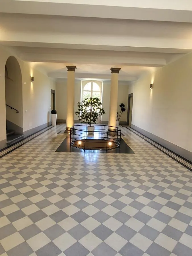 Apartment La Villa Apartments: Sardinia-Corsica Gateway with Secure Parking Livorno