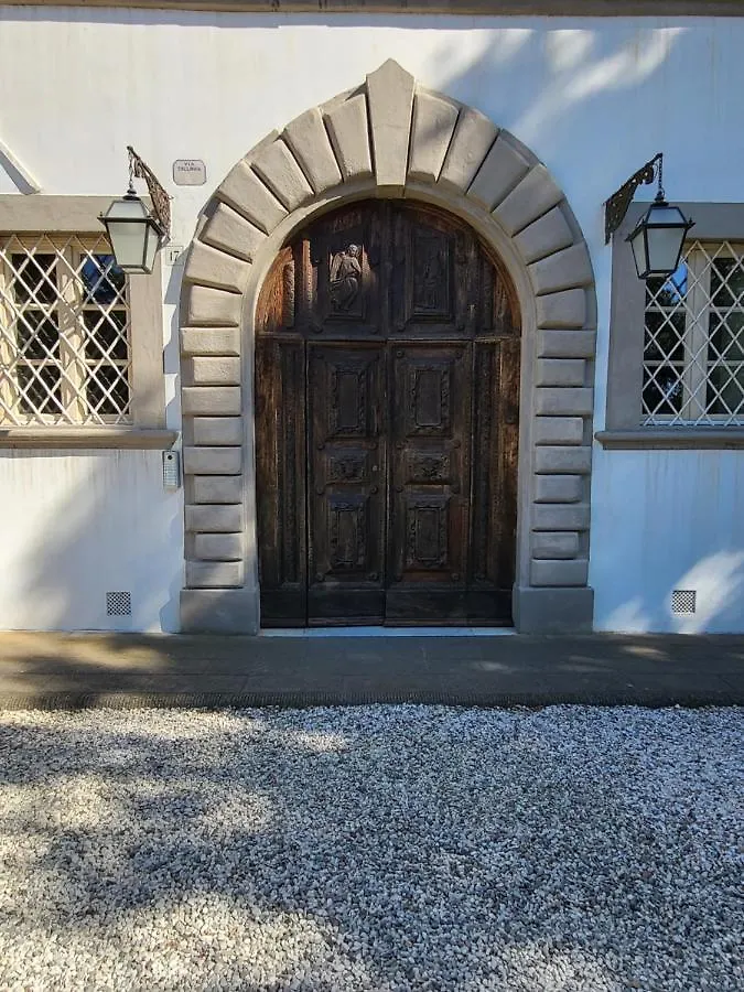 La Villa Apartments: Sardinia-Corsica Gateway with Secure Parking Livorno Italy