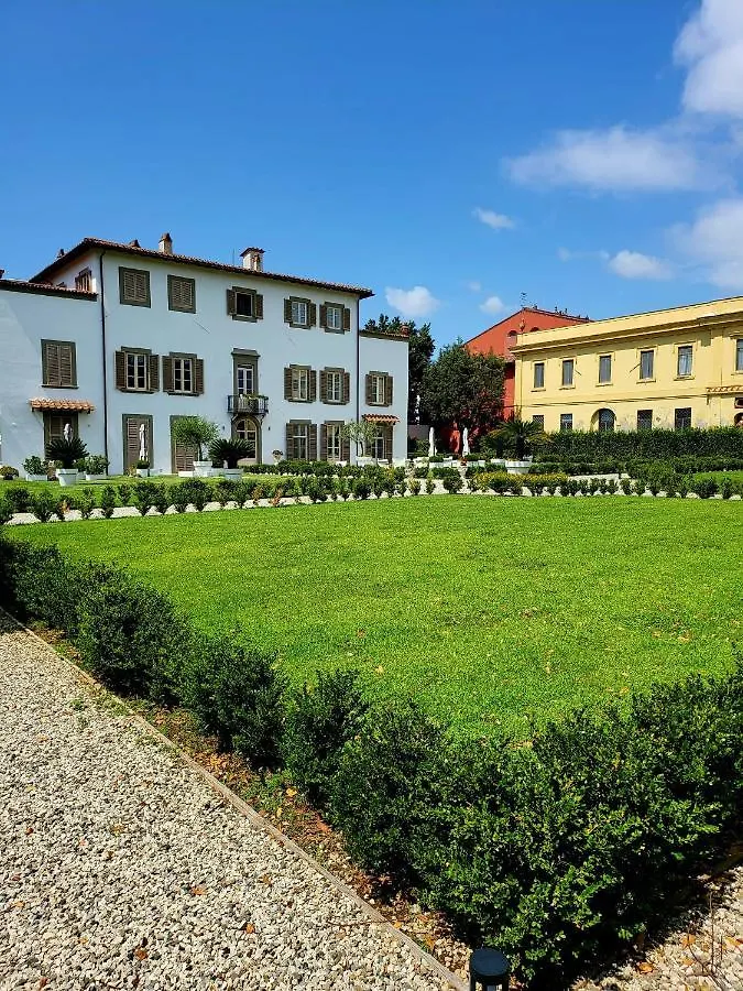 La Villa Apartments - Convenient For Sardinia And Corsica - 4 Beds - Private Parking Included With Camera location
