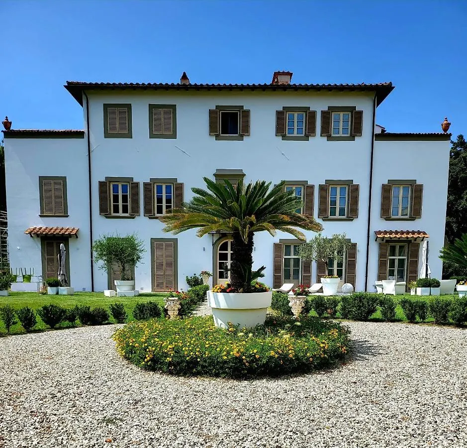 La Villa Apartments: Sardinia-Corsica Gateway with Secure Parking Livorno 0*,  Italy