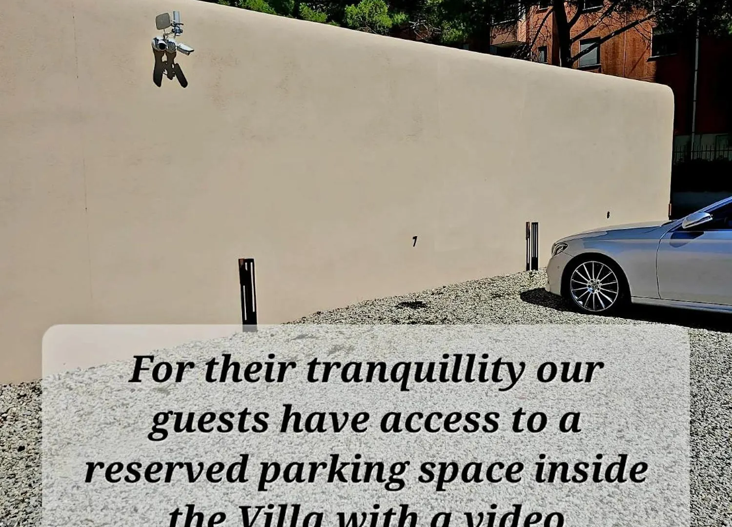 La Villa Apartments: Sardinia-Corsica Gateway with Secure Parking Livorno