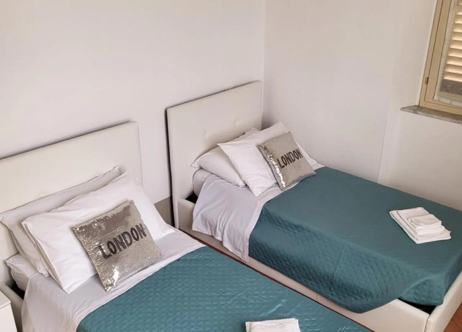 Apartment La Villa Apartments: Sardinia-Corsica Gateway with Secure Parking Livorno Italy